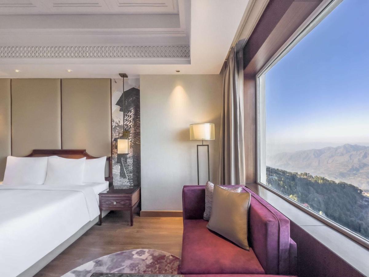 Отель Radisson Kufri Шимла Экстерьер фото