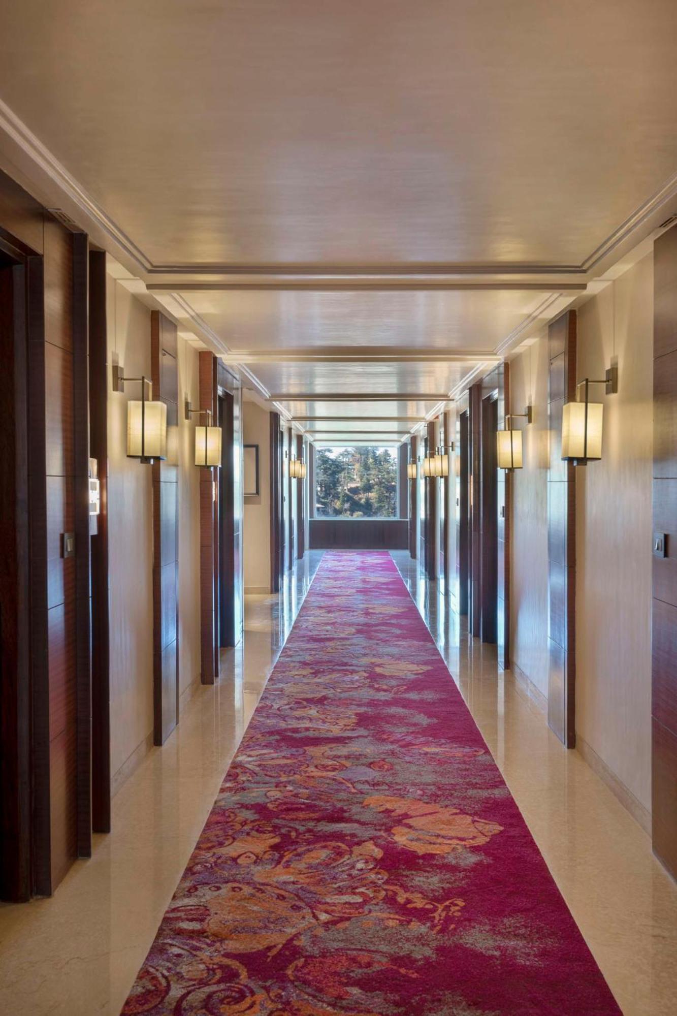 Отель Radisson Kufri Шимла Экстерьер фото